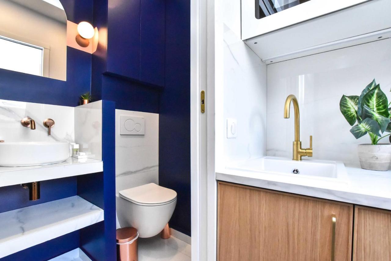 Newly Renovated Studio Under The Parisian Roofs - Arc De Triomphe *