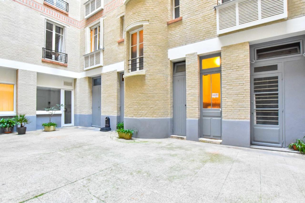 Newly Renovated Studio Under The Parisian Roofs - Arc De Triomphe Appartamento Parigi
