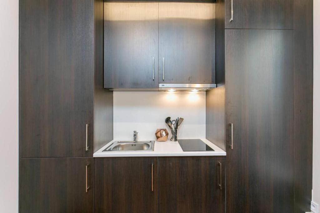 Modernized Studio - Meters From The Invalides Gardens *