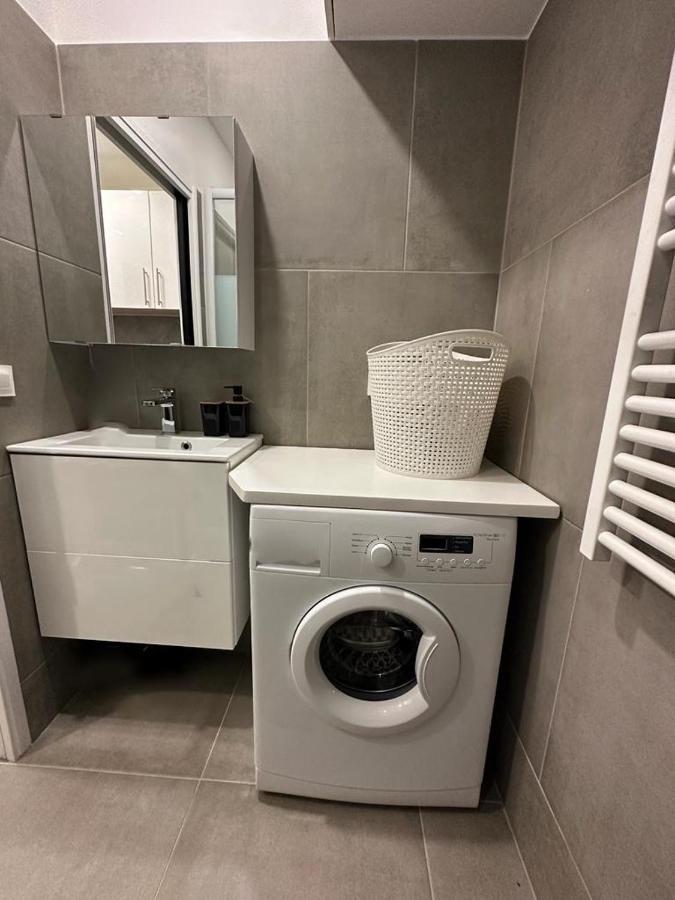 Apartment -champs Elysees Paris