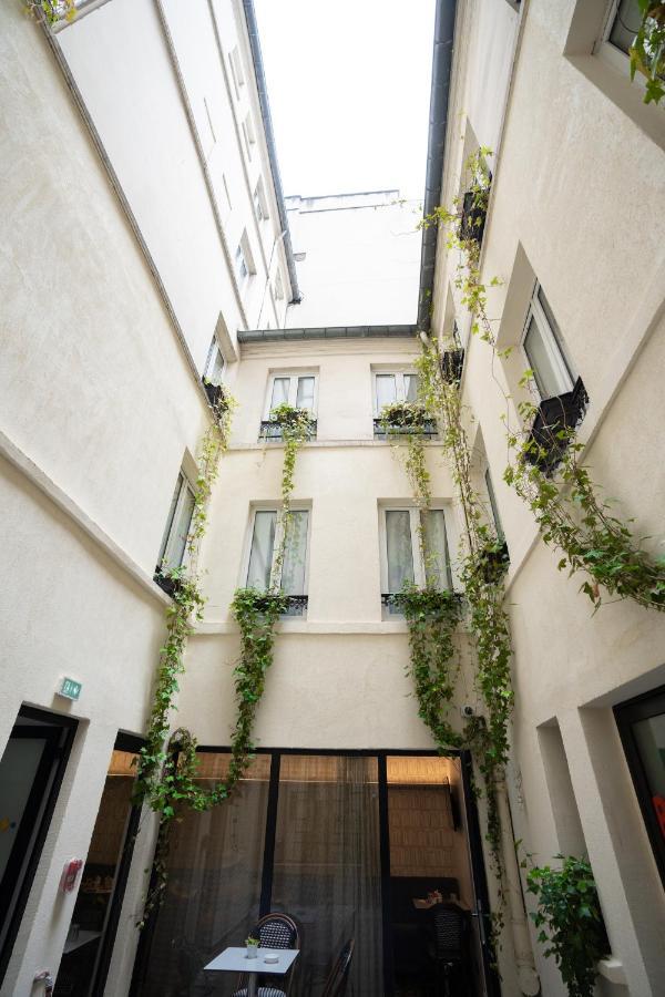Du Mont Dore Batignolles Parigi