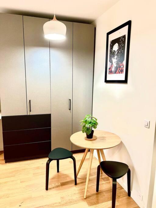 Deux Pieces Familial Chic Et Confortable - Square Courteline - Nation - Centre Apartment
