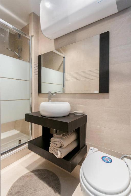 Modernized Studio - Meters From The Invalides Gardens Apartment Paris