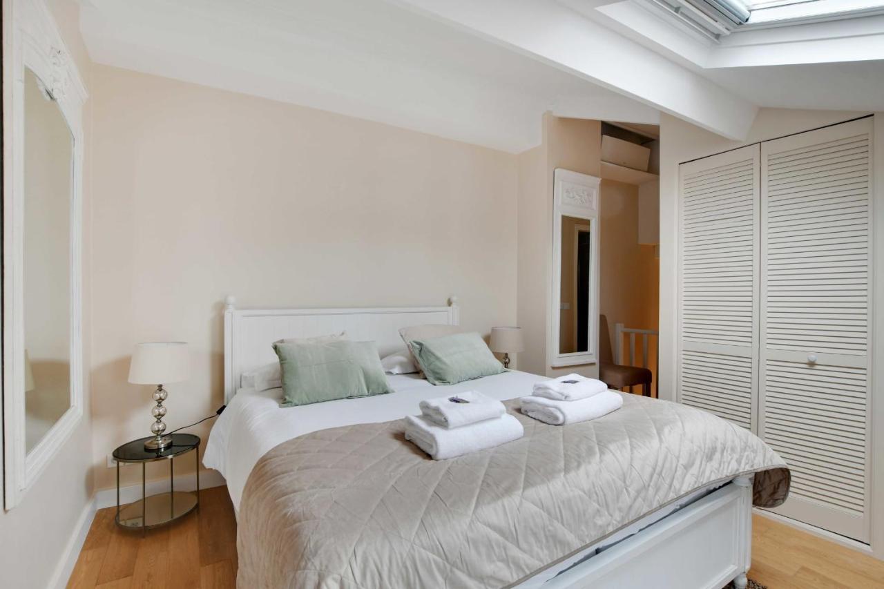 Amazing Duplex 4p- Louvre Museum Apartment *