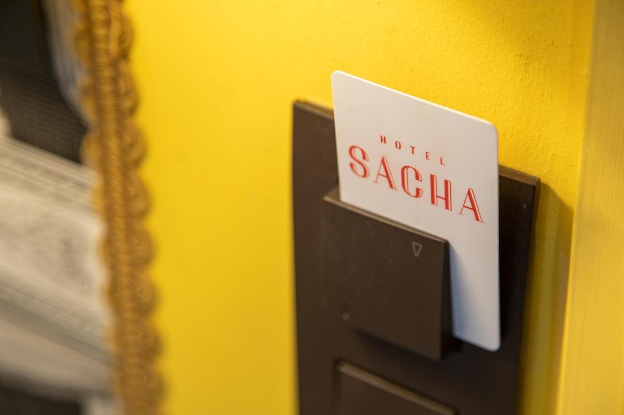 Sacha Paris