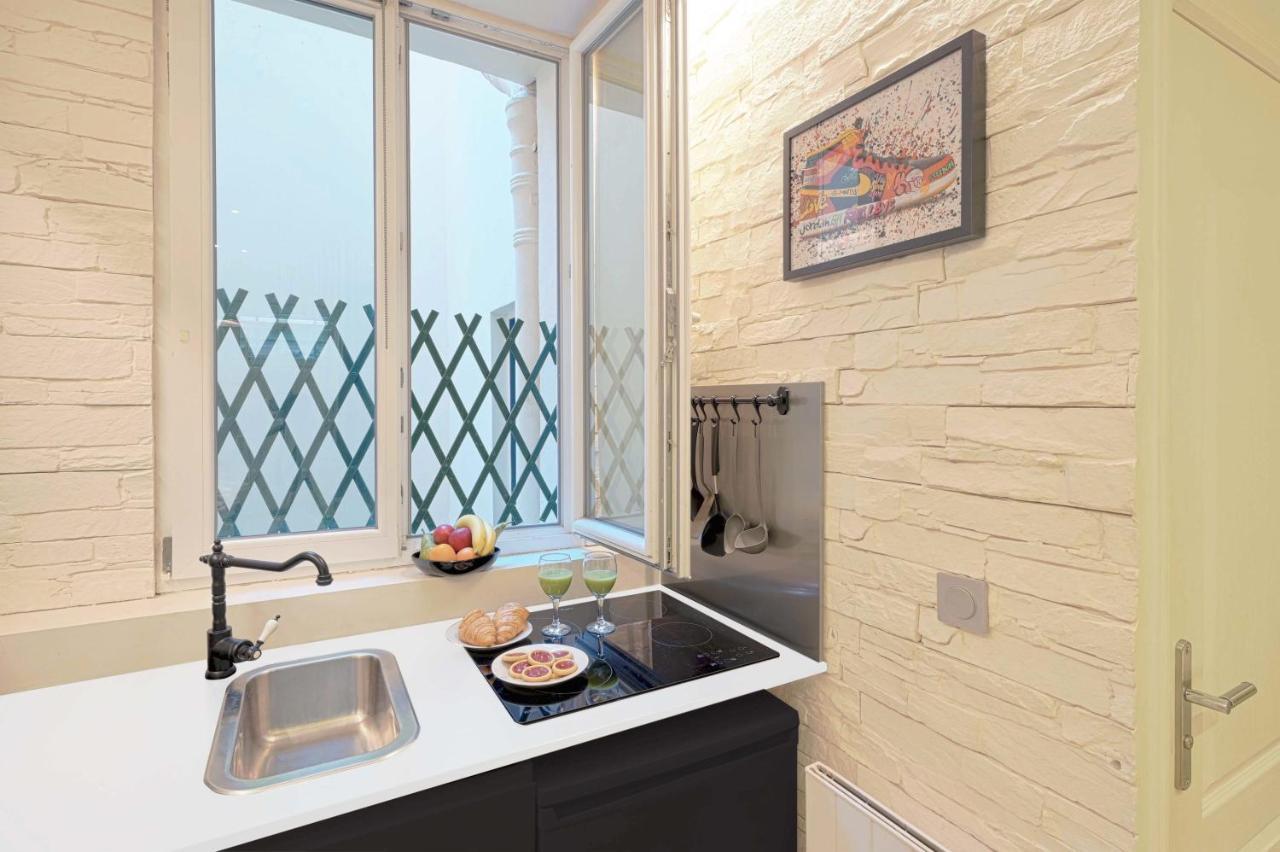 Bright Modern & Lovely Studio Close To Invalides & Eiffel Tower Apartment *