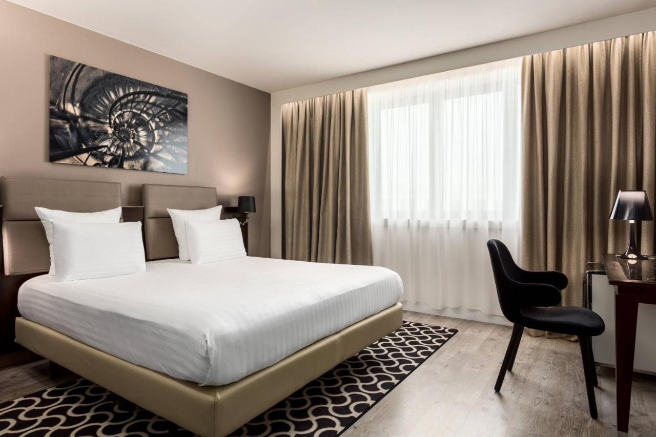 Hotel Ac Porte Maillot By Marriott Parigi