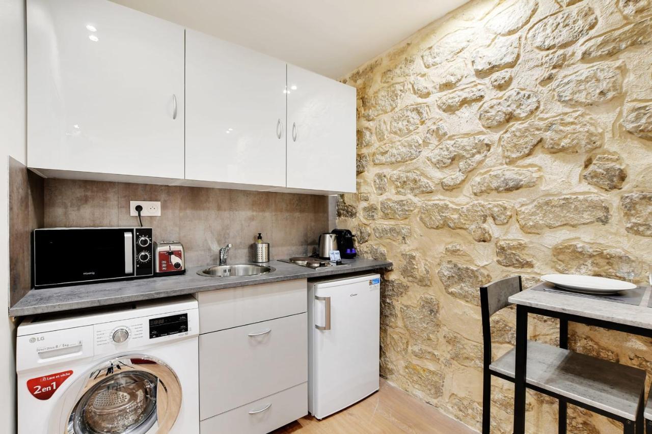 Freshly Renovated In The Heart Of Parigi