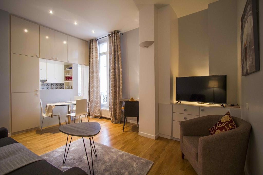Saint Honore Bed & Breakfast 2*