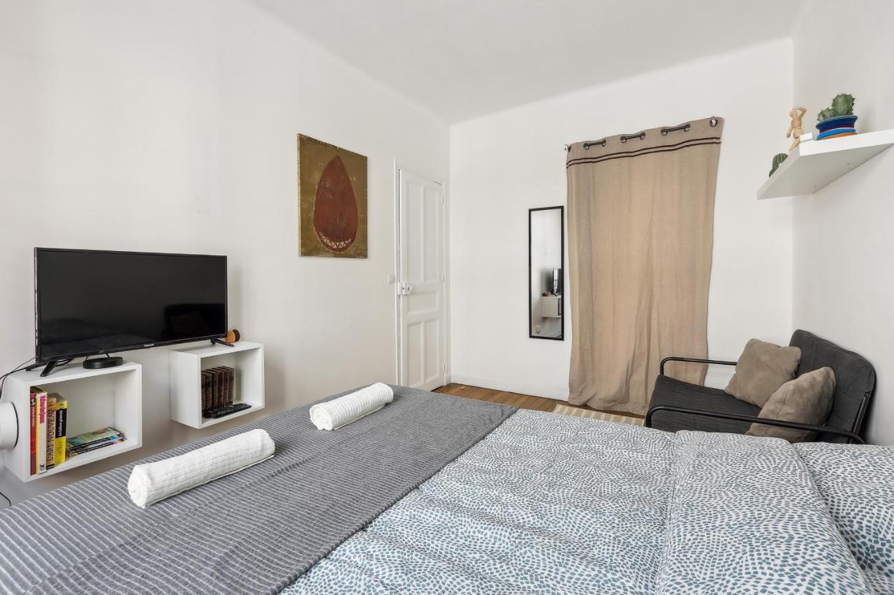 Appartamento Quiet Studio With Terrace Near Beautiful Garden Parigi