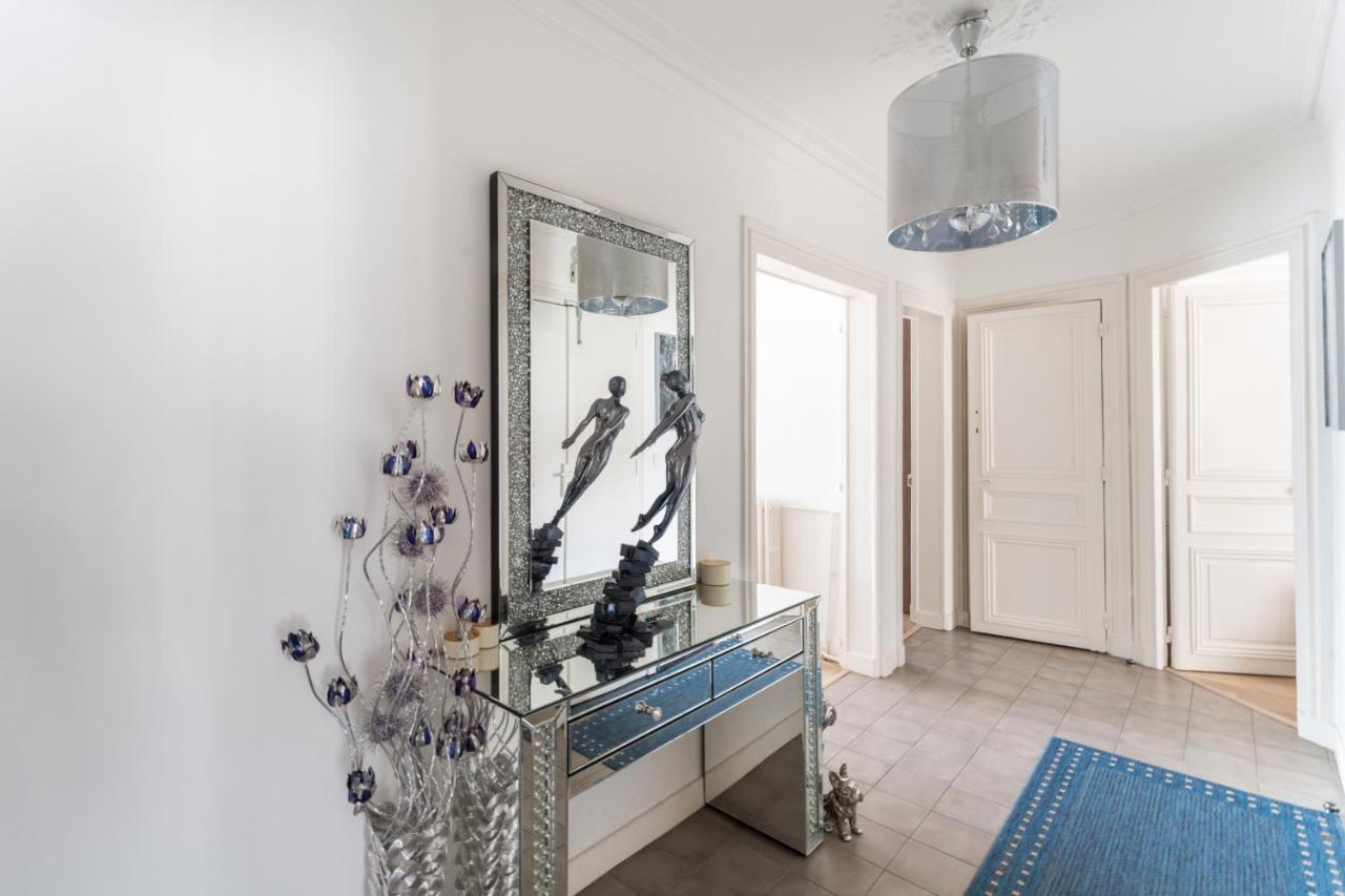 Haussmannien - Dernier Etage Apartment