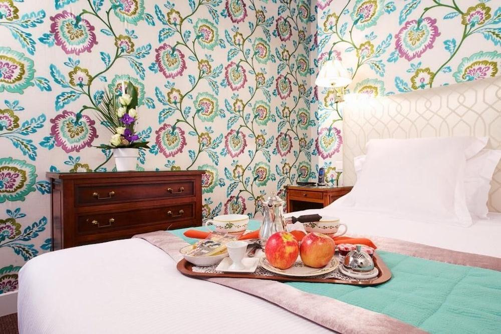 Relais Du Vieux Hotel 4*