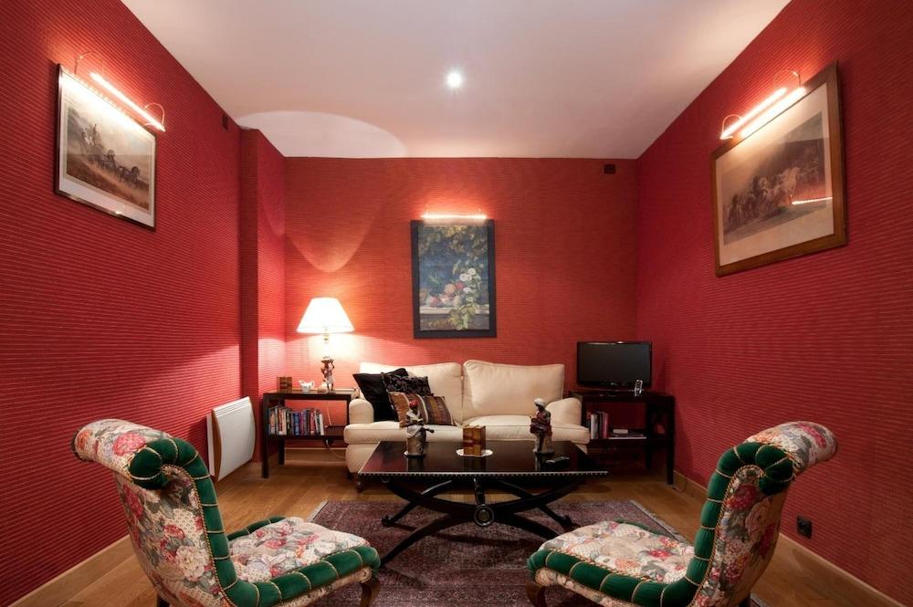 Relais Du Vieux Hotel