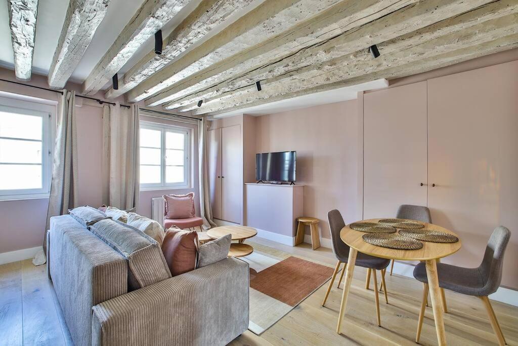 Appartamento 41.typical Parisian Flat#4pers#le Marais#beaubourg Parigi