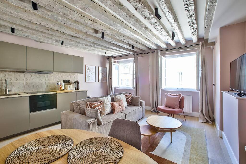 41.typical Parisian Flat#4pers#le Marais#beaubourg Parigi