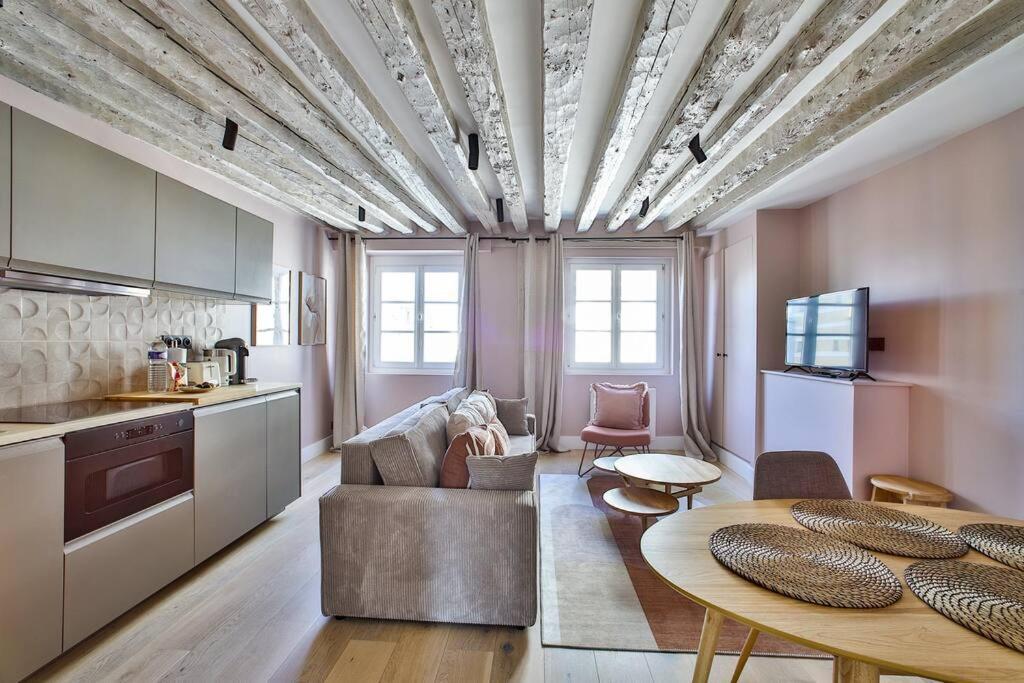 41.typical Parisian Flat#4pers#le Marais#beaubourg Appartamento Parigi
