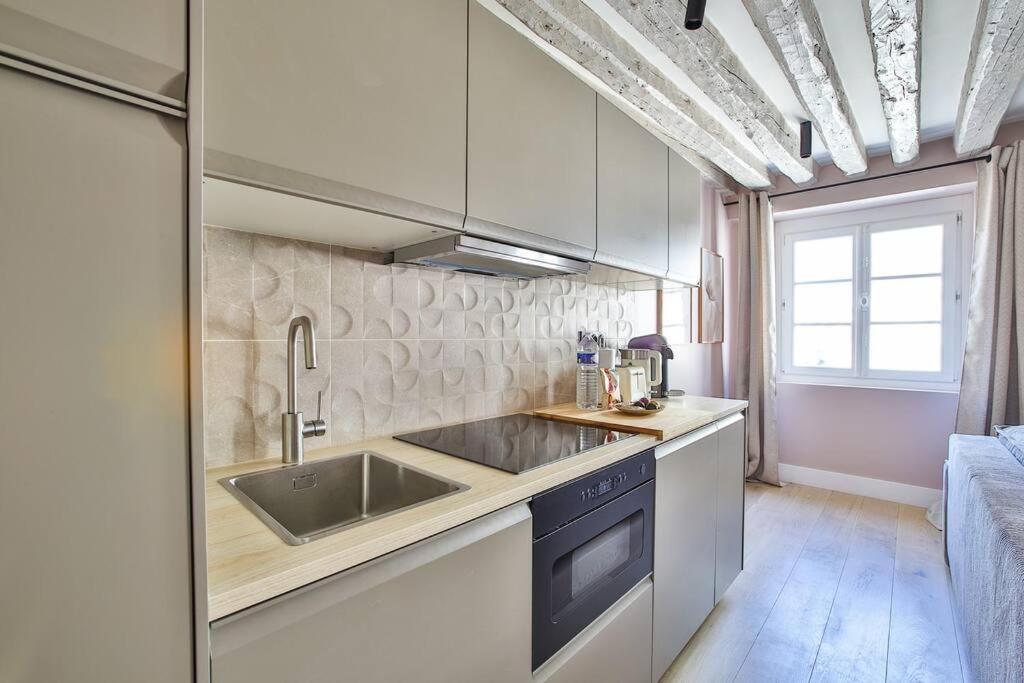 Appartamento 41.typical Parisian Flat#4pers#le Marais#beaubourg