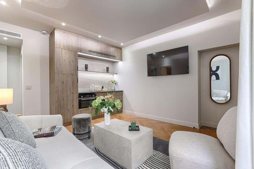 Mykeypers Great Luxury Flat 1br/4p - Champs Elysees Appartamento Parigi