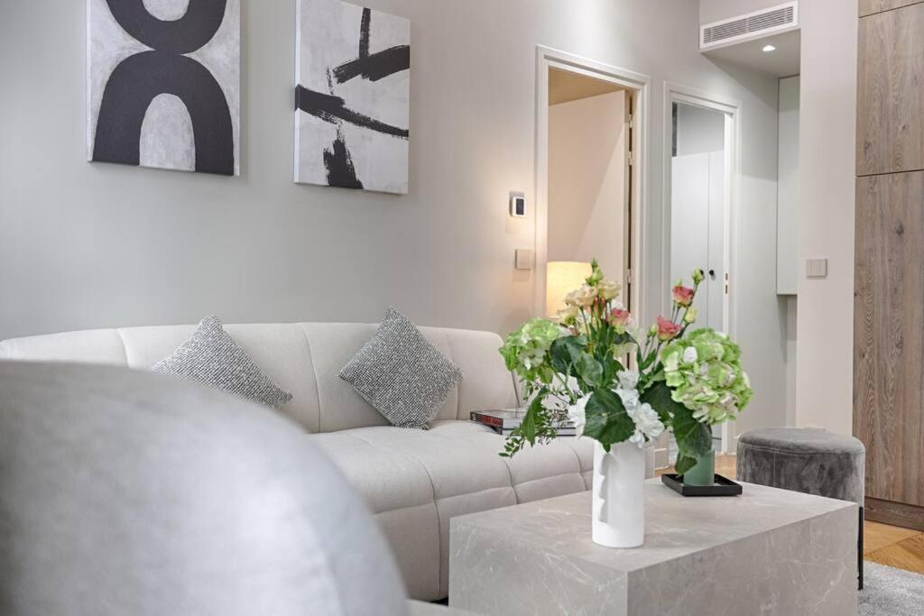 Mykeypers Great Luxury Flat 1br/4p - Champs Elysees Parigi