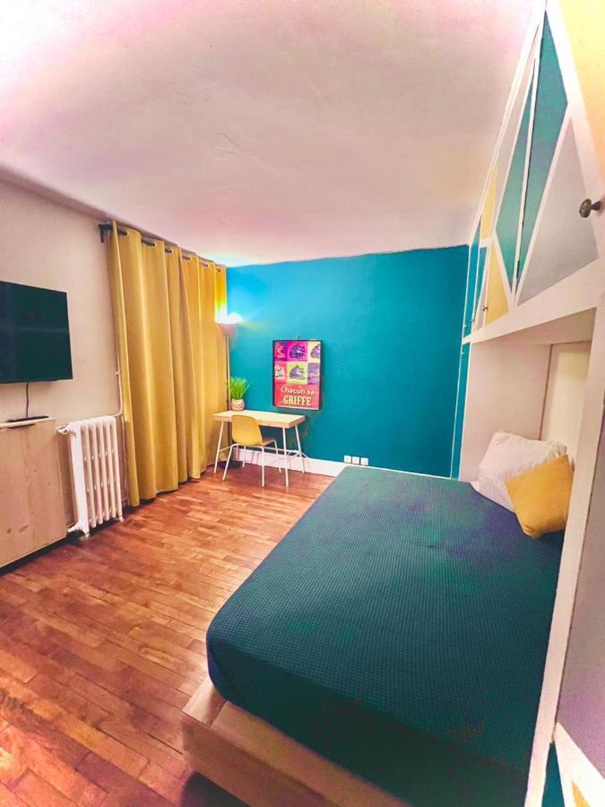 In Heart Of Apartment *