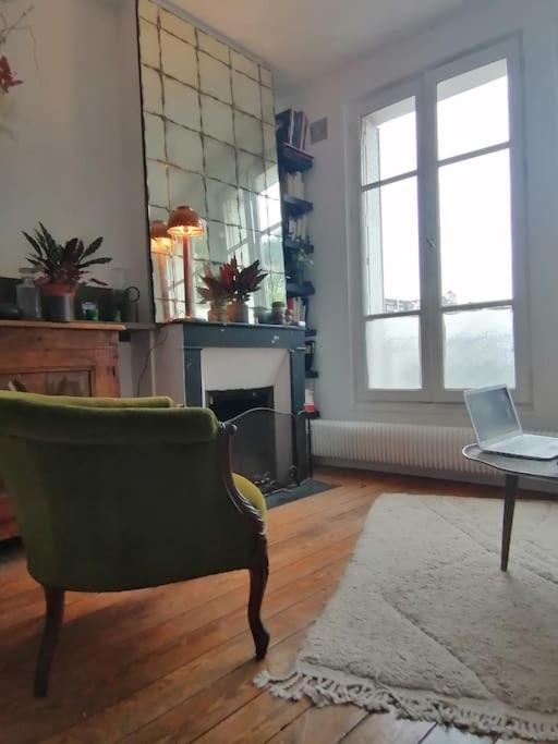 Appartamento Avec Vue Exceptionnelle A Montmartre. *