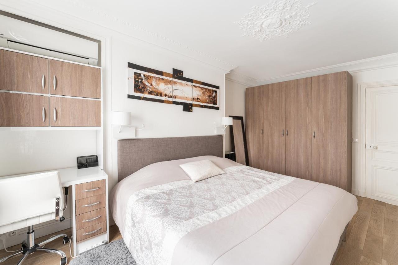 Haussmannien - Dernier Etage Apartment *