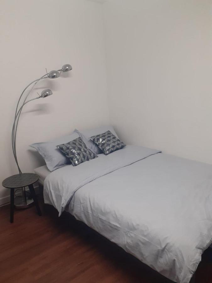 Jade Apartment *