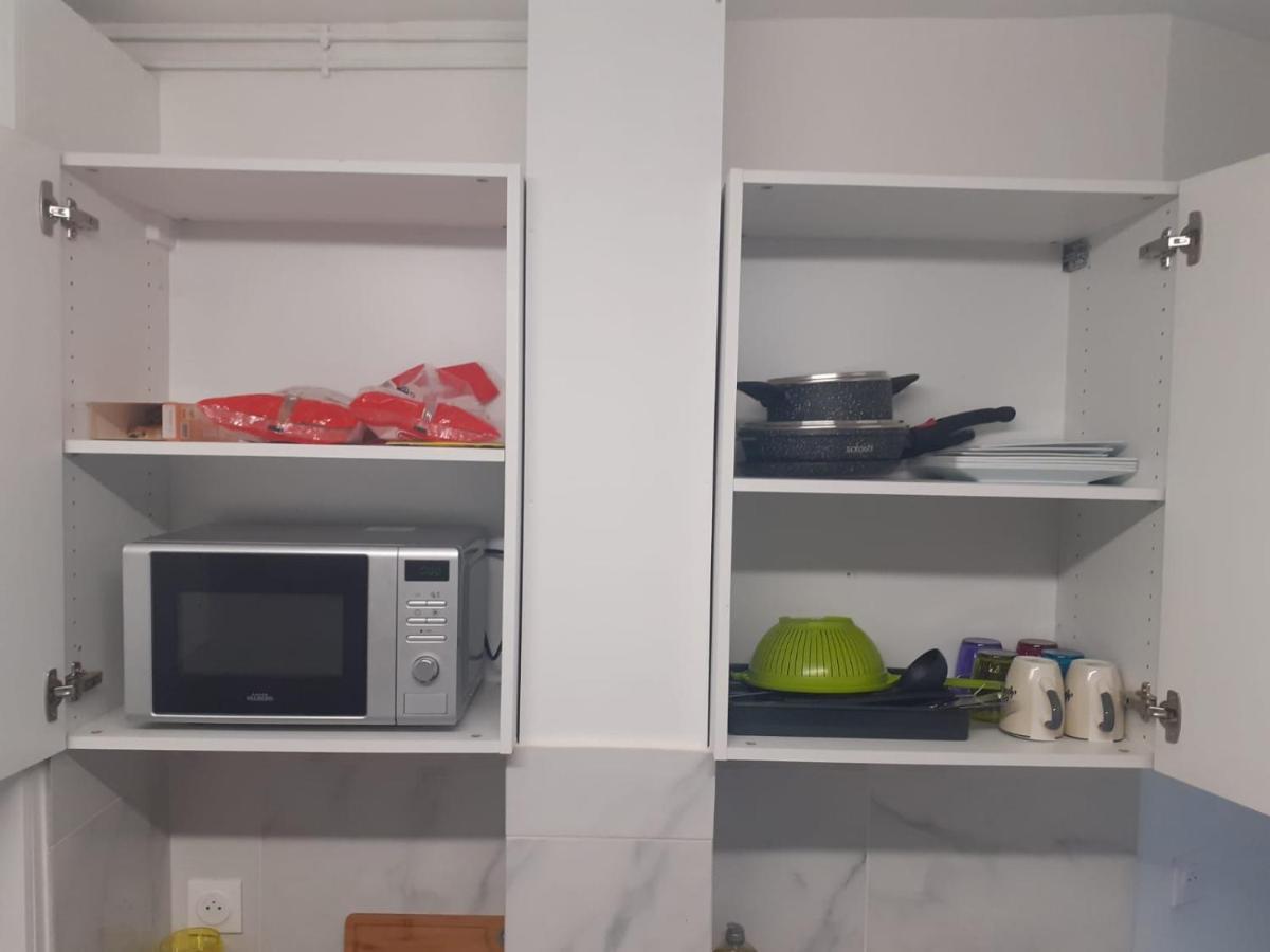 Jade Apartment *