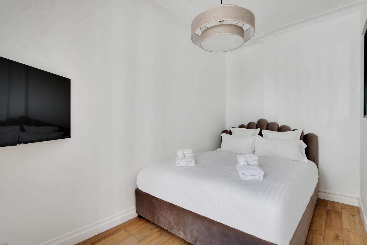 Pick A Flat's In Batignolles - Rue Truffaut * Parigi