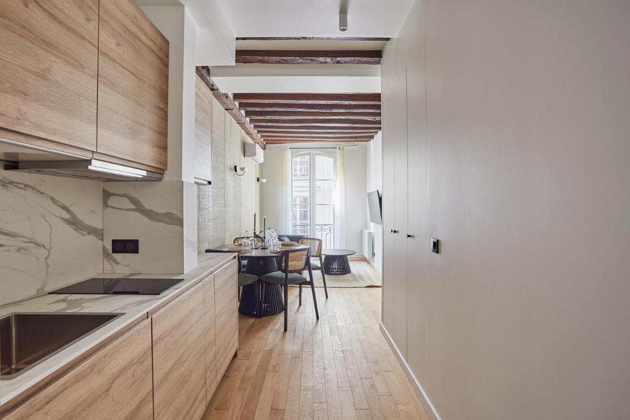 Center Of By Prestige Apartment *