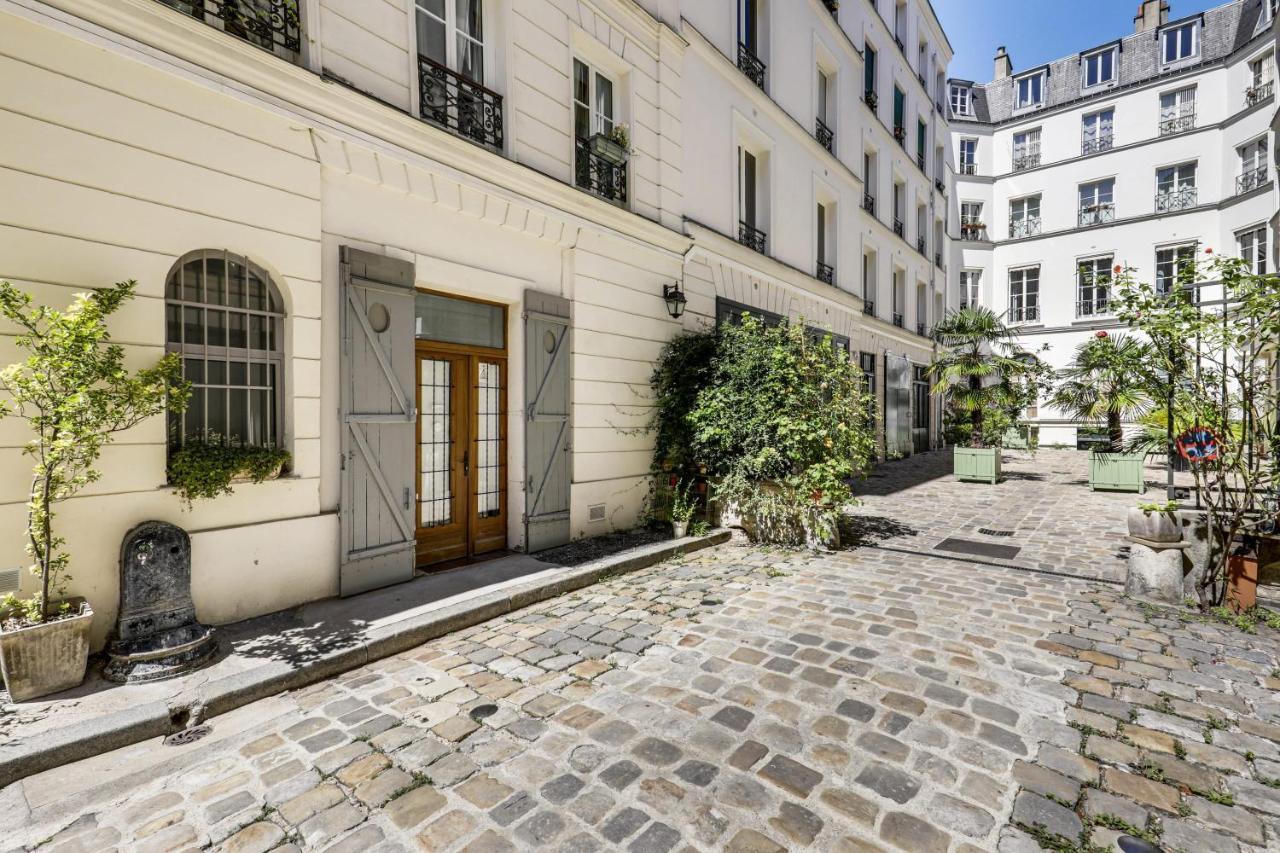 Modern French Studio In Paris
