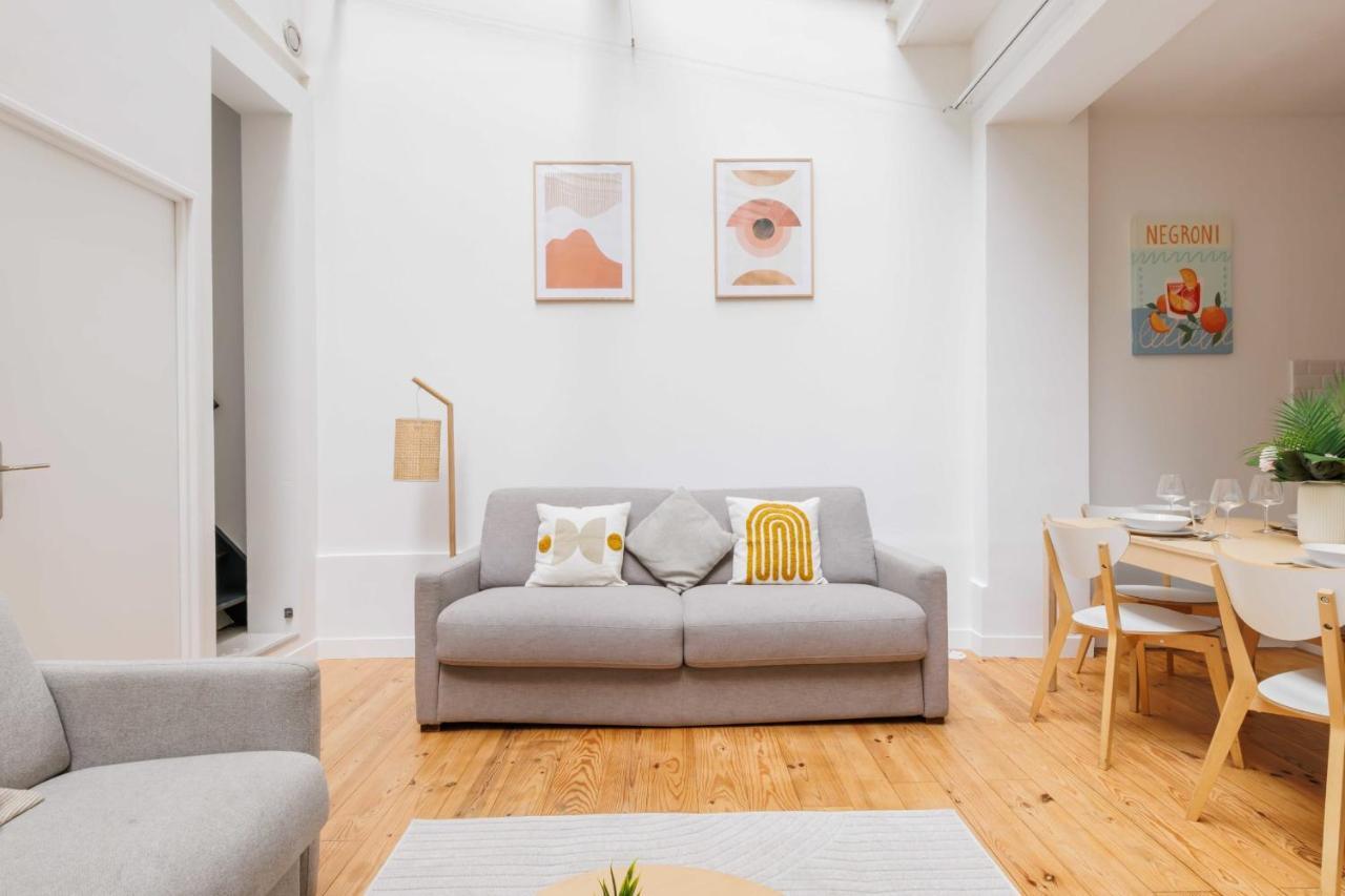 Charming With Mezzanine Apartment Paris