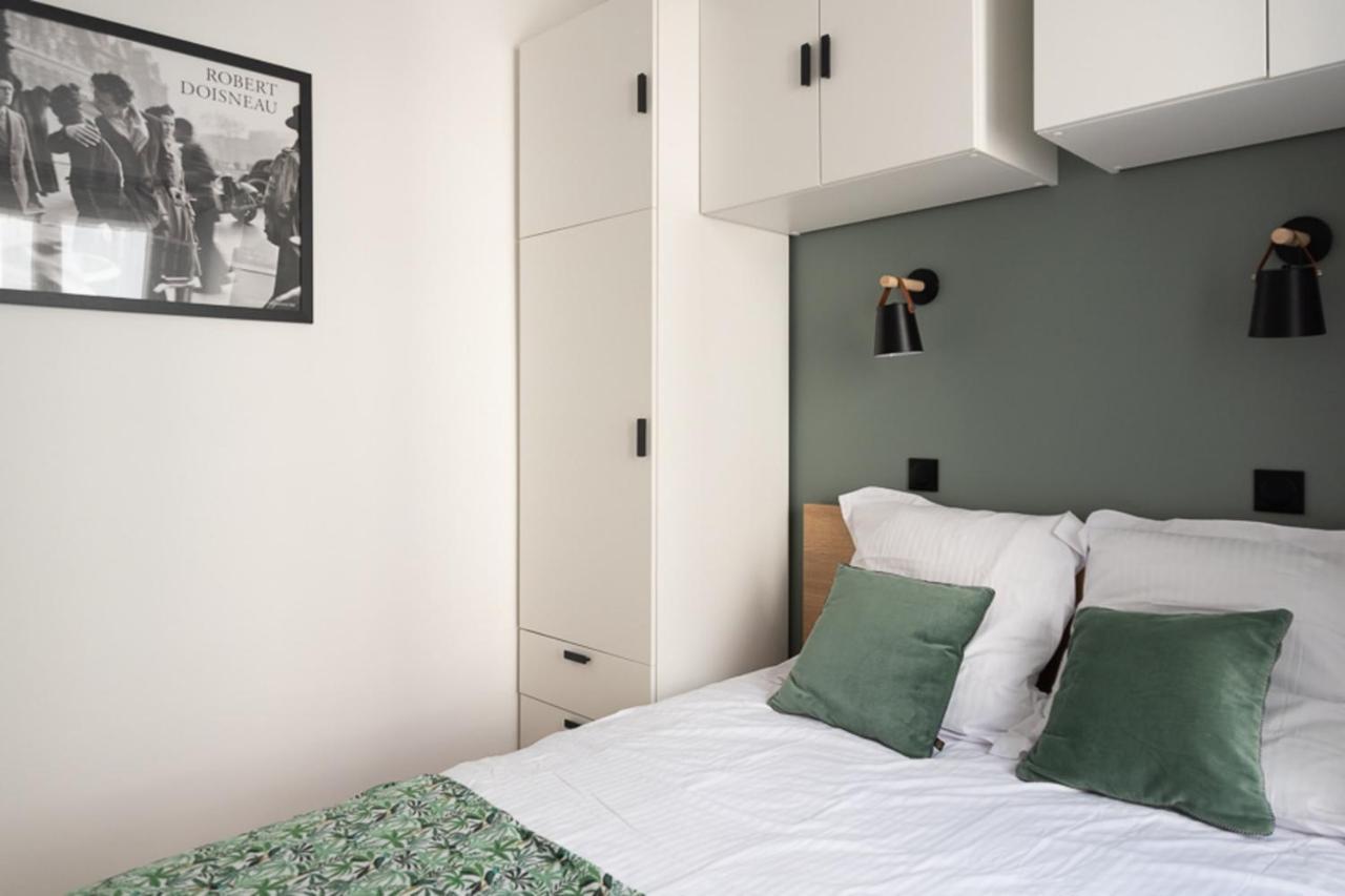 Very Bright Nest Close To Belleville Park Parigi
