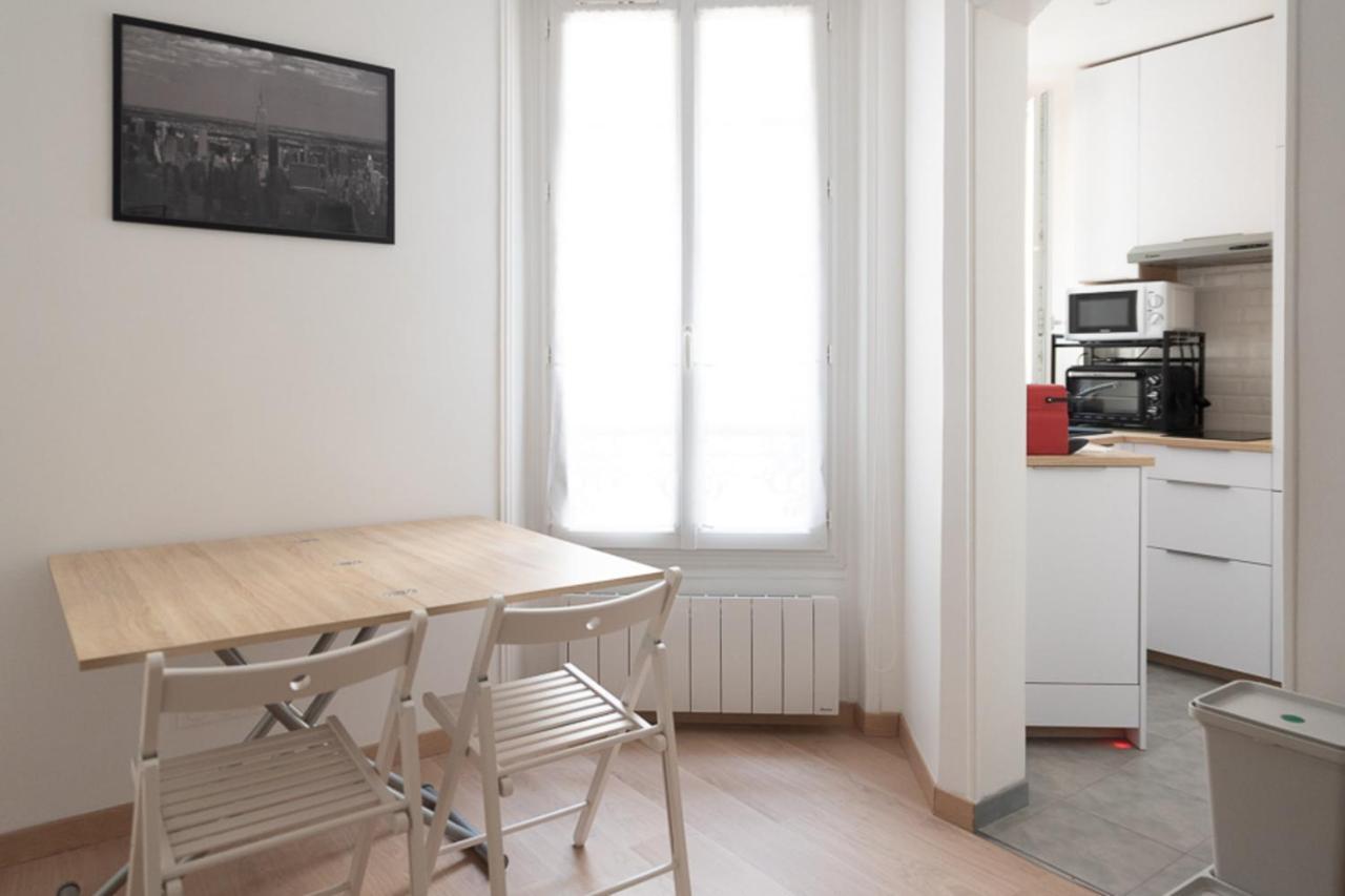 Very Bright Nest Close To Belleville Park Appartamento