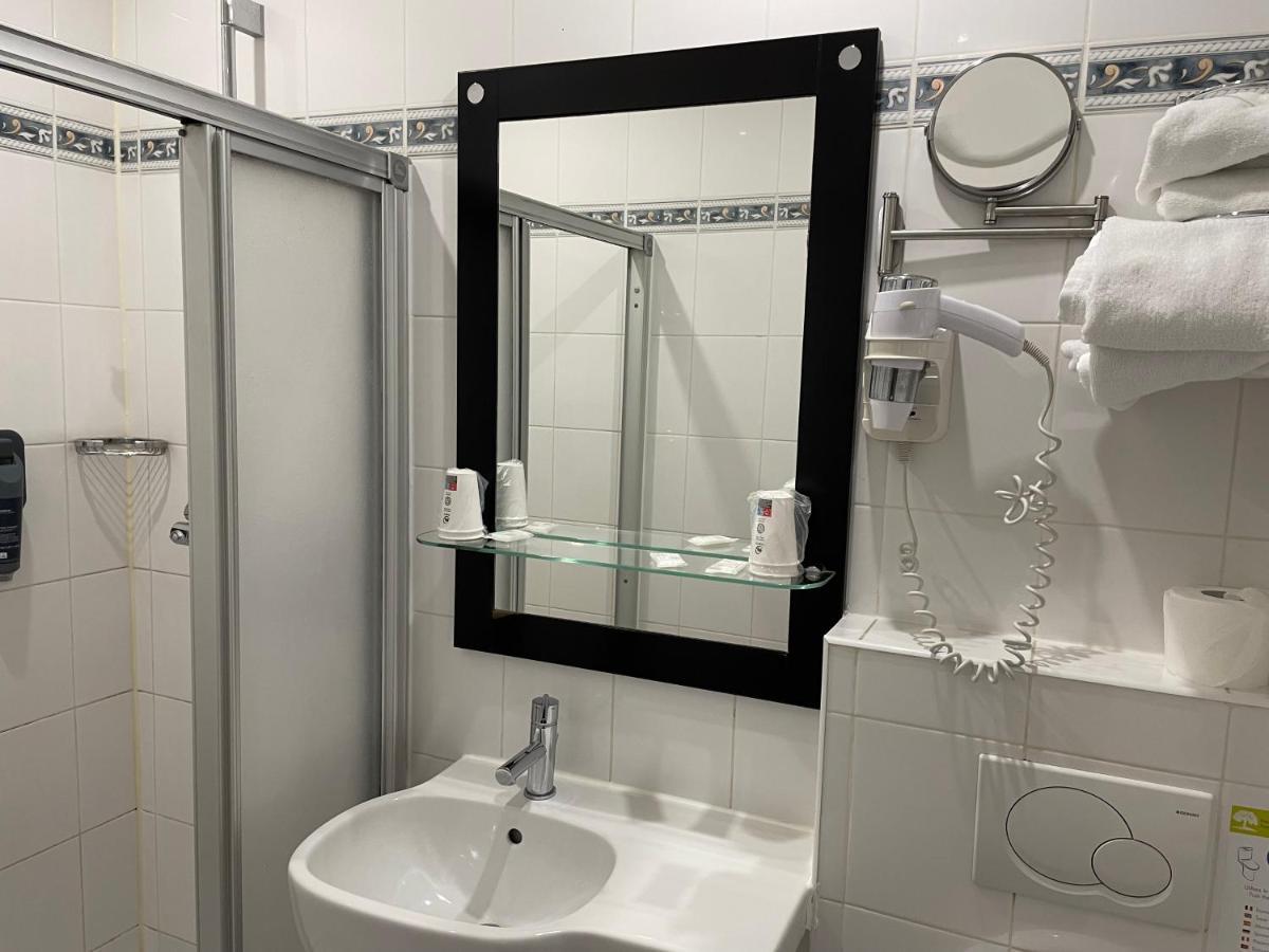 Hipotel Lilas Gambetta Parigi