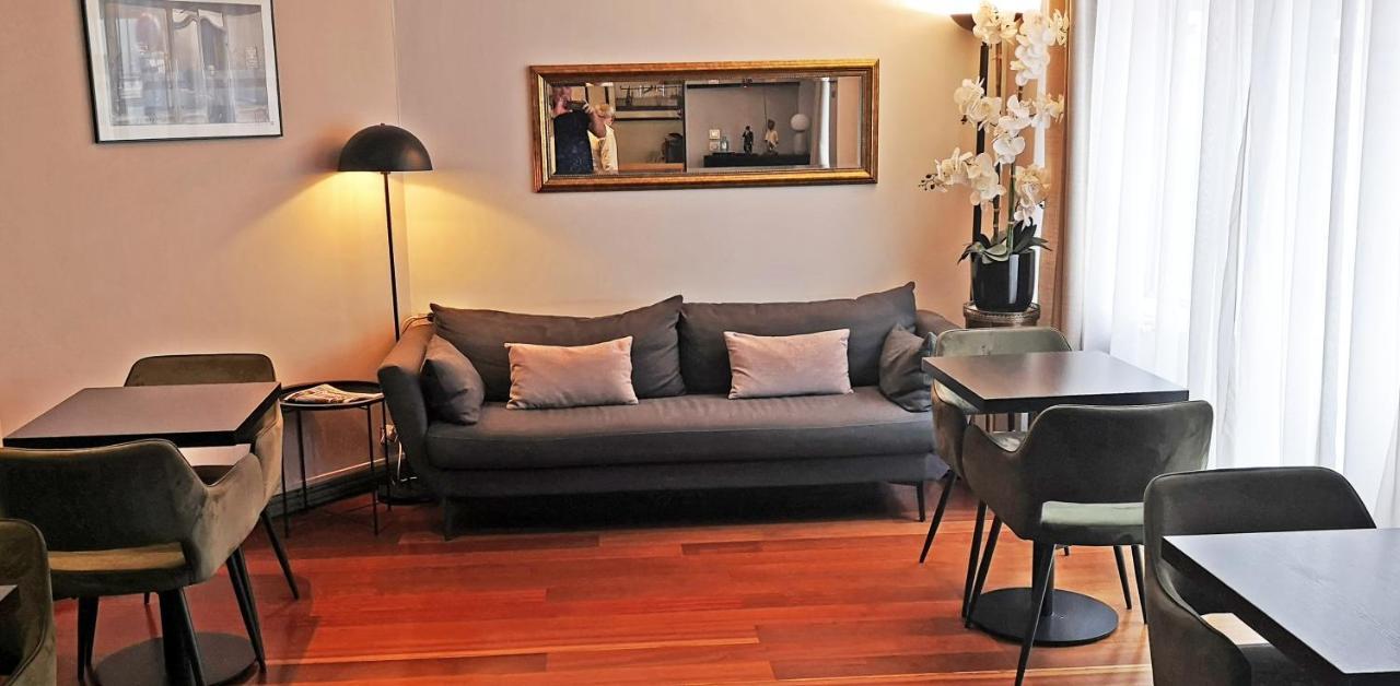 Hippodrome Hotel Paris