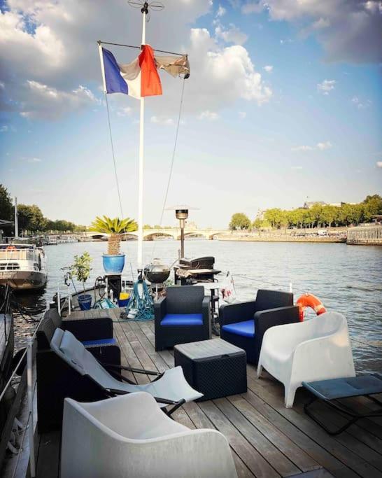 Peniche De Charme Au Pont Alexandre Iii Paris