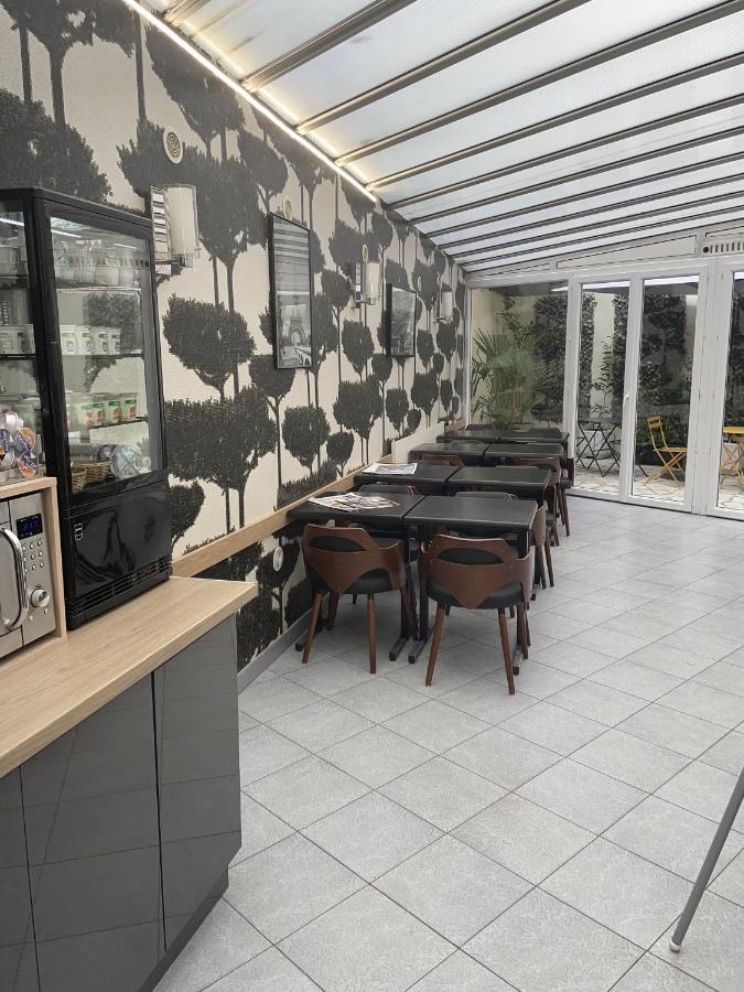 Hotel Hipotel Lilas Gambetta Parigi