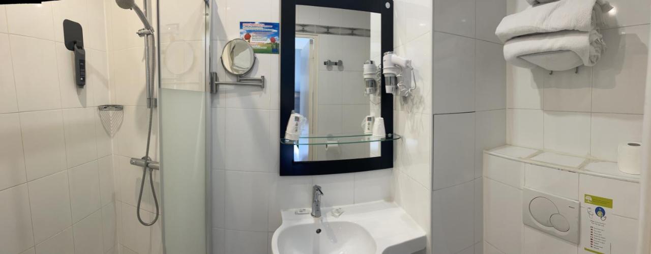 Hipotel Lilas Gambetta Hotel Parigi