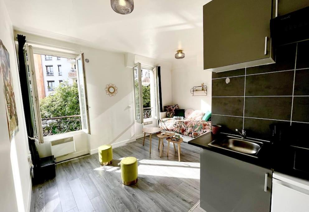Charming Bright Sunny Near Canal St Martin Appartamento Parigi