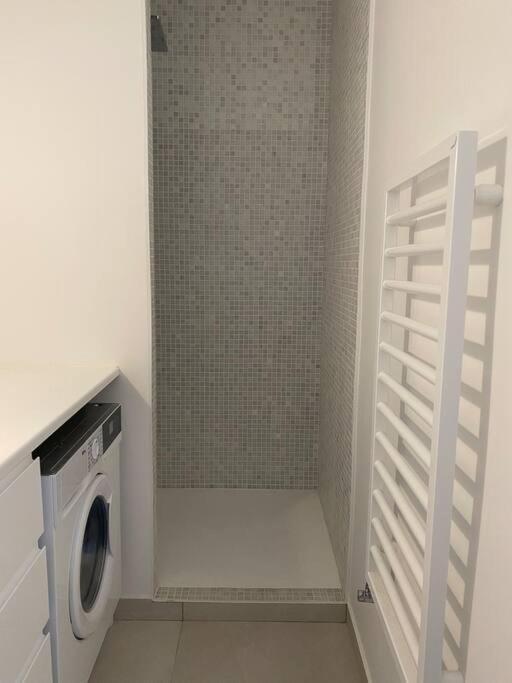 1 Bedroom In Montmartre Appartamento Parigi