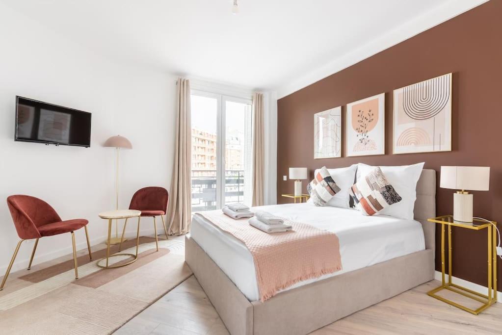 Apartment Lumineux Est - Serurier Paris