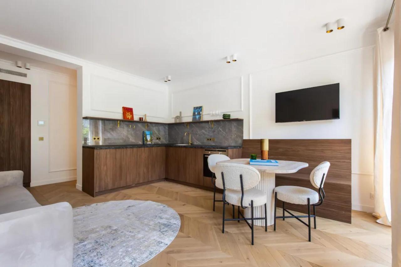 Central&spacious 2bd For 6 Parigi
