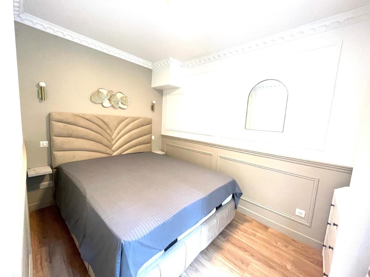 Adele Passy Apartment