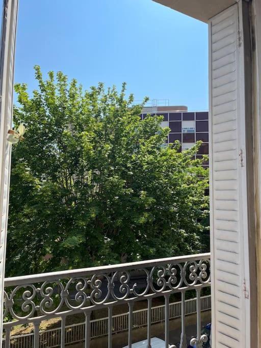 Beautiful With Balcony * Paris