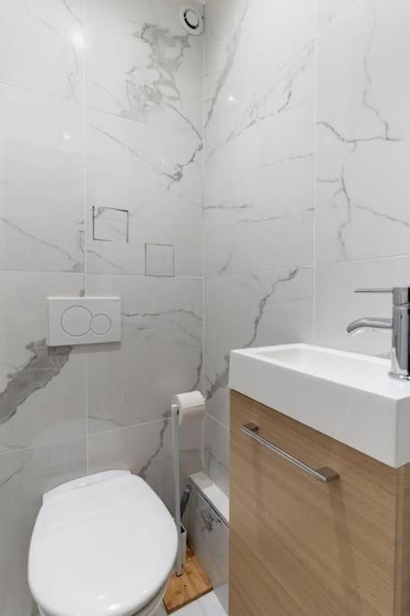 Grands Boulevards 22 : Cosy 1br-4p Apartment Paris