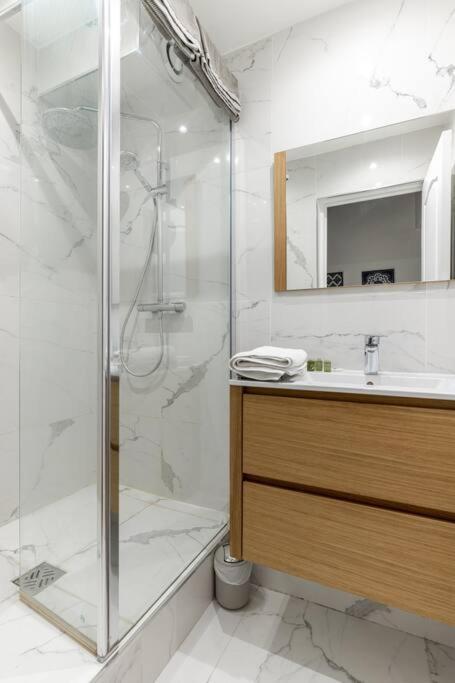 Grands Boulevards 22 : Cosy 1br-4p Apartment Paris
