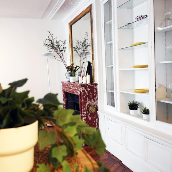 Apartment Haussmanannien Cosy - Republique *