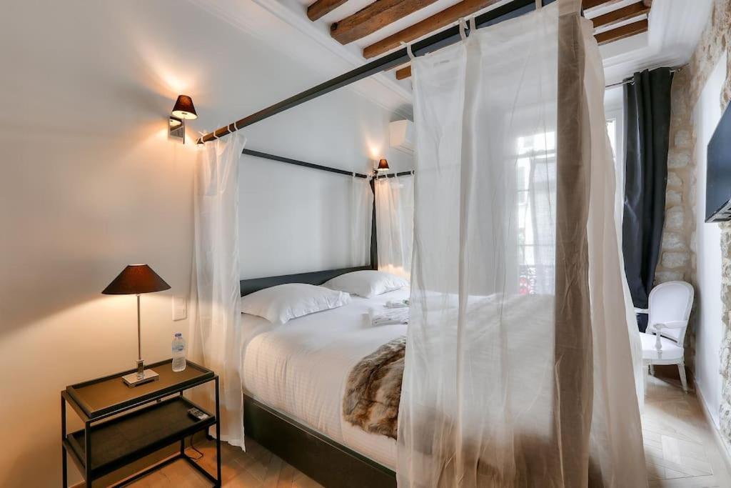Appartamento Le Luxe A La Francaise Au Coeur De Parigi