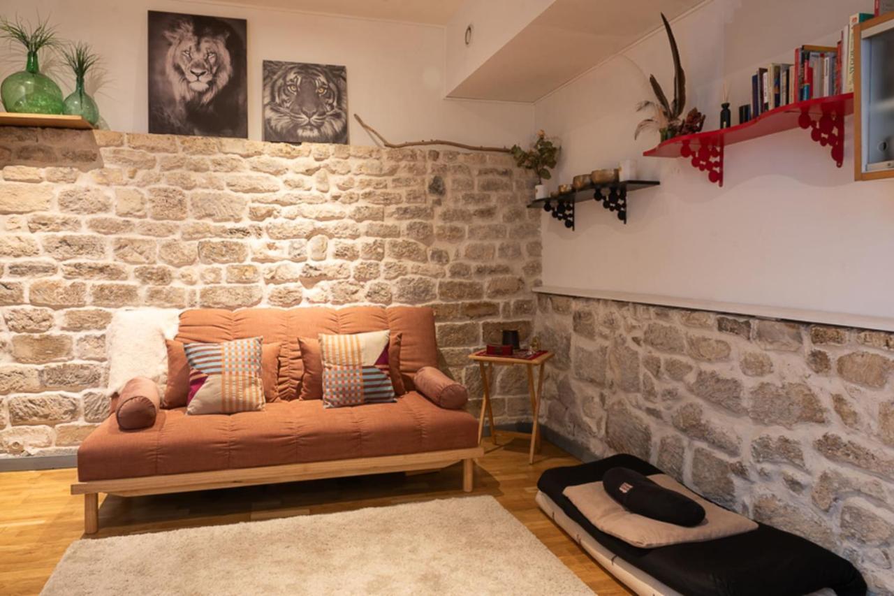 Bright Studio Of 25 M In The Heart Of 4th *